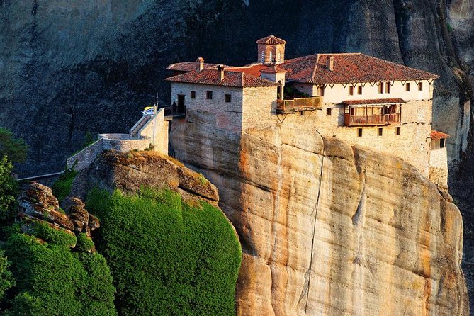 2-Day Tour to Delphi & Meteora with Guide and Tickets From Athens - Transportation and group size: Where comfort meets constraints
