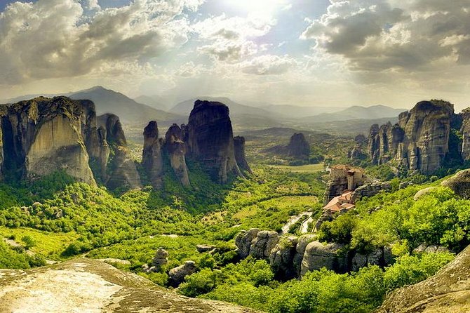 2 Days Private Tour: Delphi & Meteora - Thermopylae on the way back to Athens: Leonidas, the 3D film, and breathing room