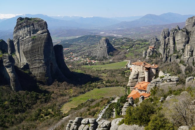 2 Days Private Tour: Delphi & Meteora - Day 1 to Delphi: Oracle views, Apollo Temple, and the climb mindset