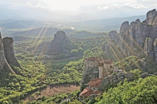 3-Day Trip to Delphi and Meteora from Athens - Day 1 in Delphi: Museum plus the Temple of Apollo