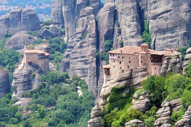 3-Day Trip to Delphi and Meteora from Athens - Day 1 hotel life in Delphi: Amalia stays, pools, and buffet dinners
