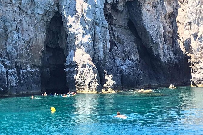 4 Hour Beach Tour with Meal and Unlimited Drinks in Rhodes - Food, Drinks, and the Onboard Vibe: Mostly Great, With One Caution