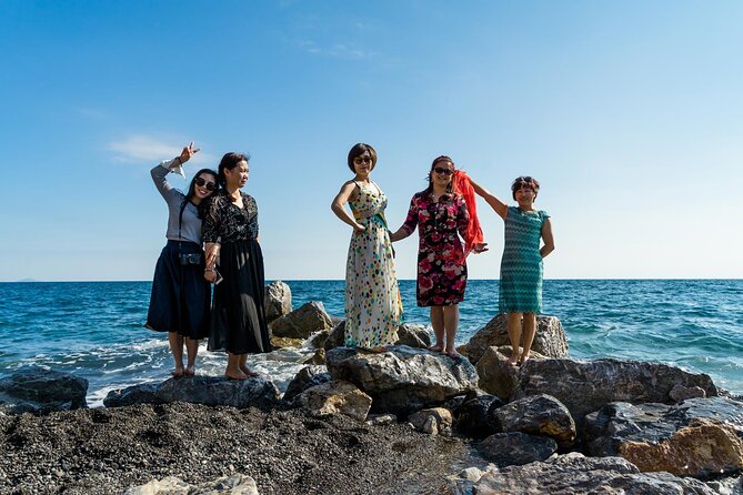 5-hour Private Guided Tour of Santorini - Perivolos Black Sand, Then Red Beach Photos Without the Stress