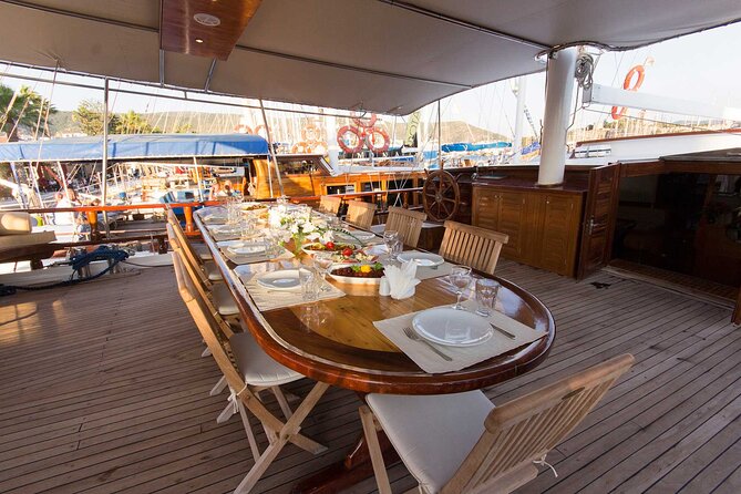 8-day/7-night Corfu Cruise - Day 6 Lakka: port night plus the Captain’s dinner