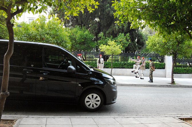 Airport transfer - A Transfer That Can Pair With a Driving Tour