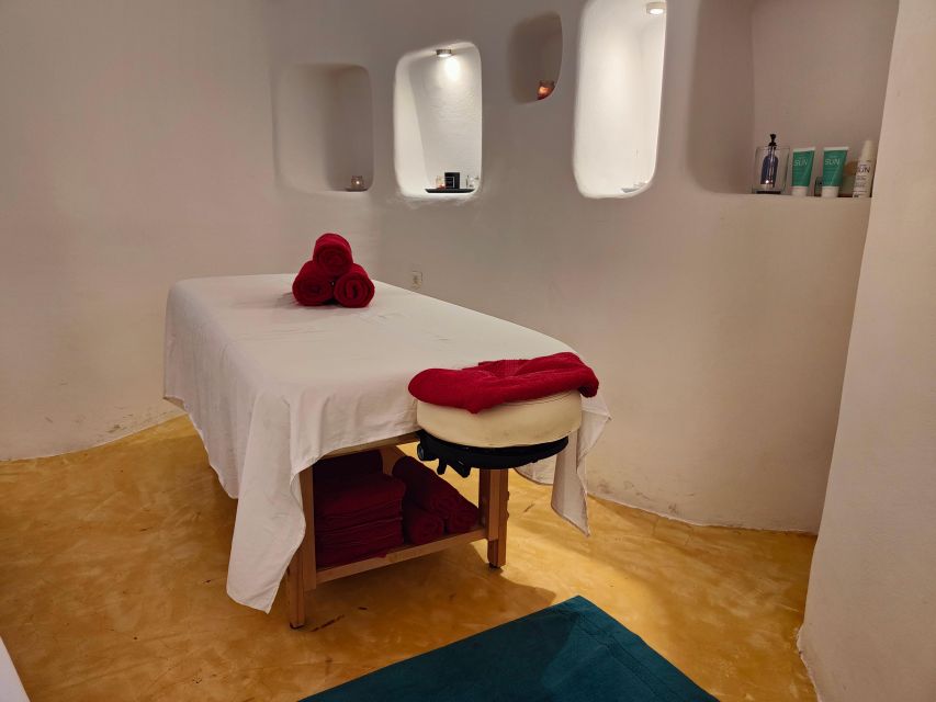 Akrotiri: Aromatherapy Couples Massage - Therapist gender requests and the extra charge detail