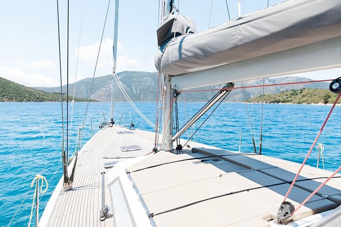 All-Inclusive Full-Day Cruise & Lunch - The yacht experience: relaxed sailing with a family-run crew