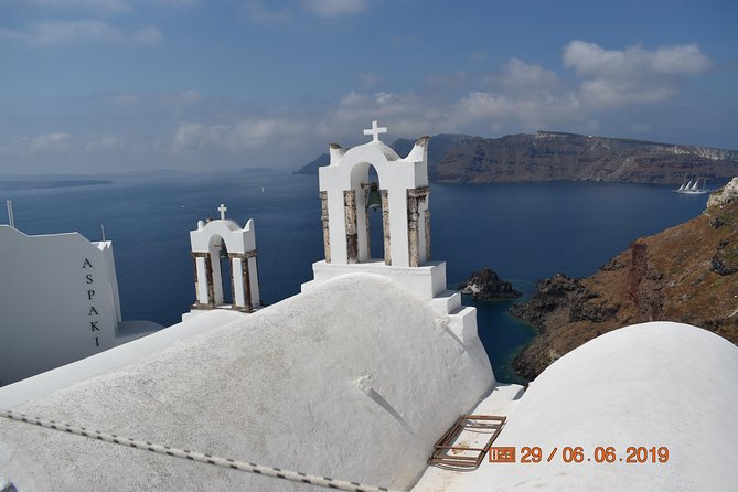 All of Santorini in 6 hours (private) - Stop 2, Skaros Rock: Lava Mountain Views and a Protected Corner