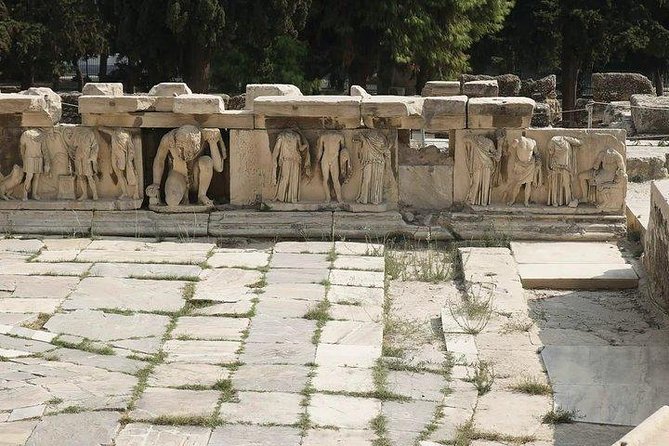 Ancient Athens tour: Acropolis, Parthenon and Acropolis Museum - Erectheion and Caryatids: where the carvings grab you