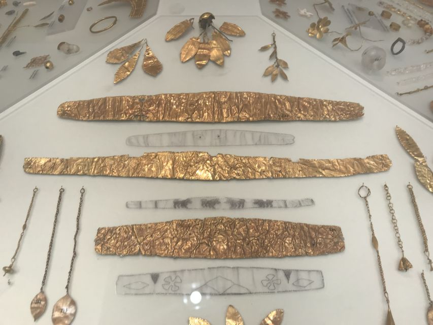 Archaeological Museum of Heraklion: Guided Walking Tour - Meeting point details and what you should bring (so the start stays smooth)