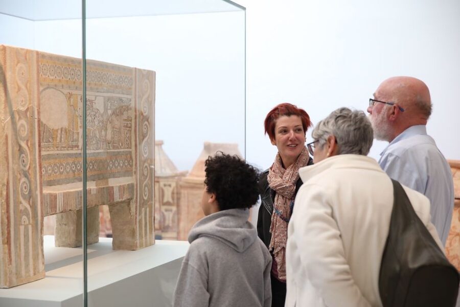 Archaeological Museum of Heraklion: Guided Walking Tour - English guides and the details that get praised, Akviti and Akrivi