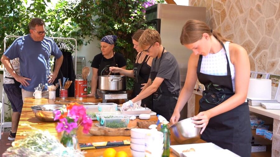 Argassi: Zakynthian Culture & Greek Cooking Class with Lunch - The morning rhythm: how the class moves from prep to plate