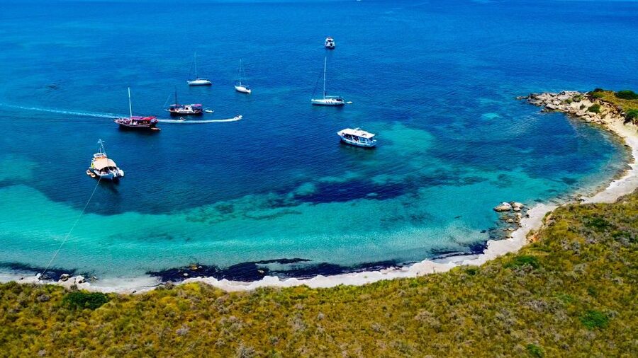 Argostoli: Full-Day Boat Cruise with Lunch - Boat Time on Artemis: Crew Care, Onboard Extras, and a Calm Pace