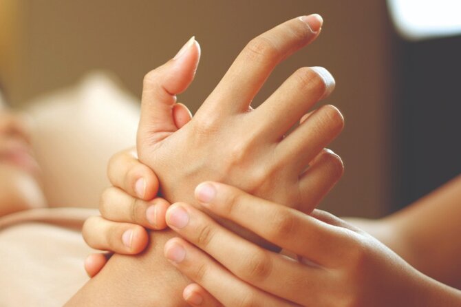 Aroma Massage - Enjoy a complete Spa experience from the comfort of your room - Making Small Rooms Work for a Real Massage