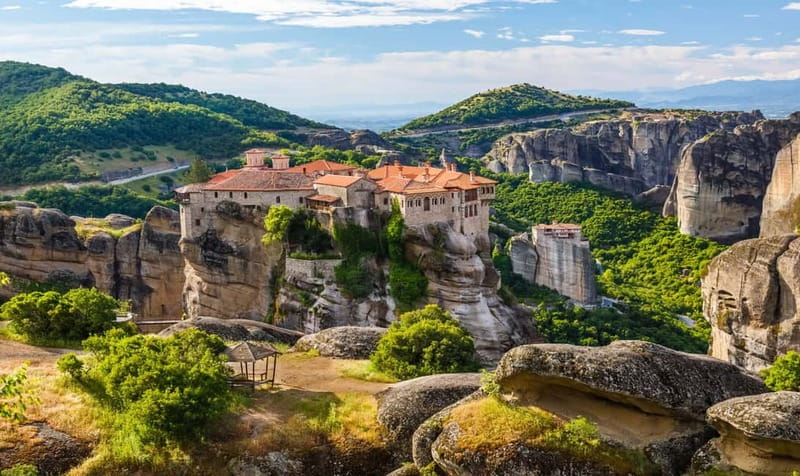 Athens: 2-Day Meteora Tour with Local Guides and Hotel Stay - What’s included, what isn’t, and how to plan meals