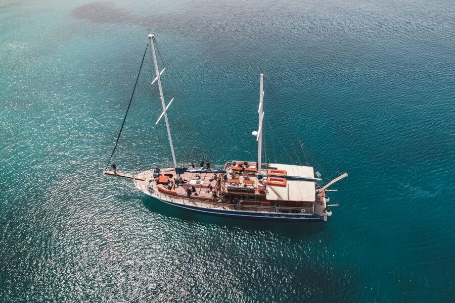 Athens: 3-Hour Sunset Cruise with Swim Stop, Snacks & Drinks - Unlimited soft drinks, wine and beer, plus Greek-inspired snacks onboard