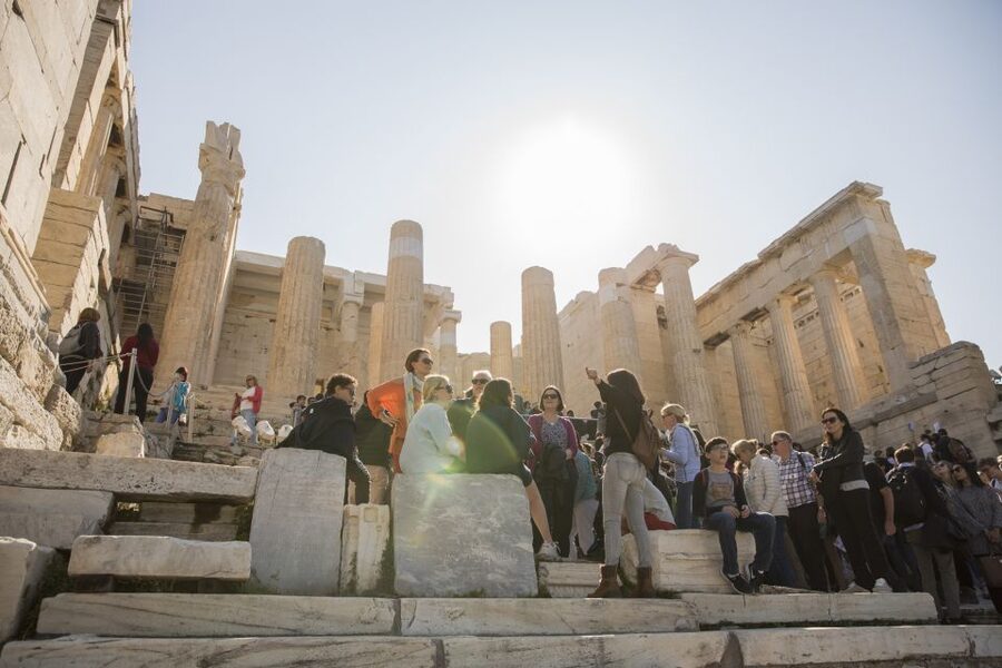 Athens: Acropolis Beat the Crowds Afternoon Guided Tour - Stop 1: Arch of Hadrian, the warm-up that makes the hill make sense