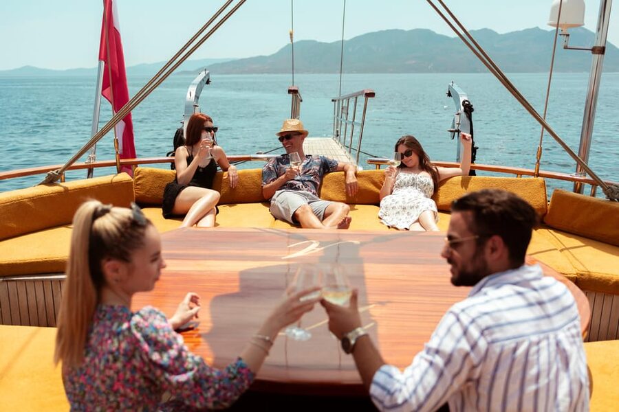 Athens: Agistri, Metopi & Aegina Cruise with Meals & Drinks - Lunch on the Water: Greek Buffet, Wine, Beer, and Unlimited Soft Drinks