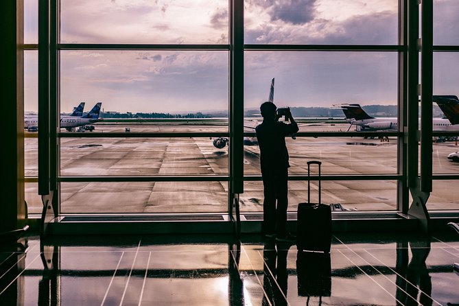 Athens AirPort To Athens Hotels Luxury Private Transfer Service - Mercedes car promise, and one reason to verify in advance