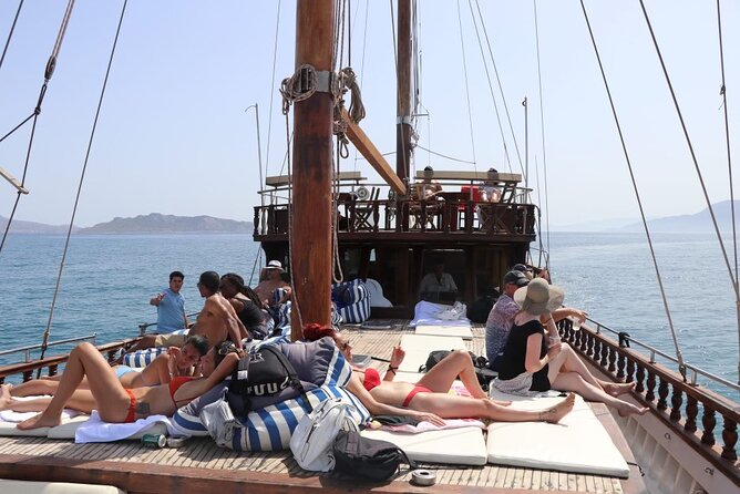 Athens: All Day Cruise to Agistri Moni Aegina with Lunch & Drinks - Lunch, drinks, and the onboard rhythm that keeps the day fun