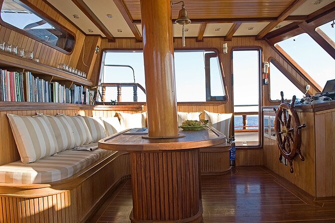 Athens: All Day Cruise to Agistri Moni Aegina with Lunch & Drinks - Getting to Piraeus and boarding: the part you should plan for