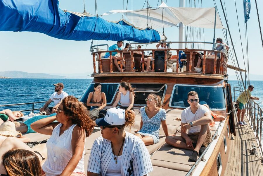 Athens: Cruise to Agistri, Moni & Aegina with Lunch & Drinks - Greek buffet lunch onboard plus unlimited wine, beer, and soft drinks