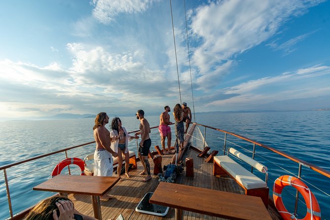 Athens Day Cruise: 3 Islands Tour in the Saronic Gulf with Lunch - Aegina Island Stop: Kolona’s One Column and Pistachio Time