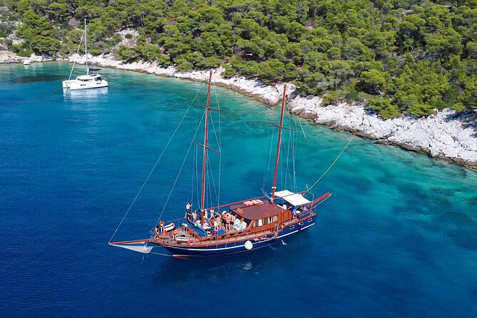 Athens Day Cruise: 3 Islands Tour in the Saronic Gulf with Lunch - The Food and Drinks: This Is Where the Value Shows