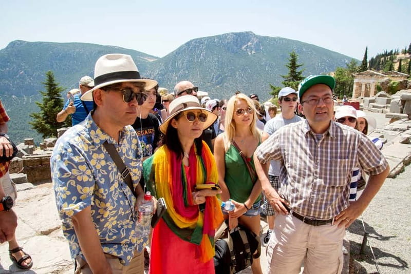 Athens: Delphi and Arachova Day Trip with Guide - Lunch Time Strategy: One Hour, Your Own Plan