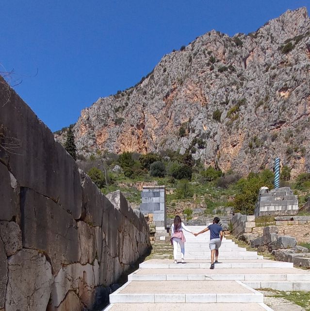 Athens: Delphi, Corycian Cave, and 300 Battlefield Day Trip - Delphi lunch break with Riviera views and olive-valley scenery