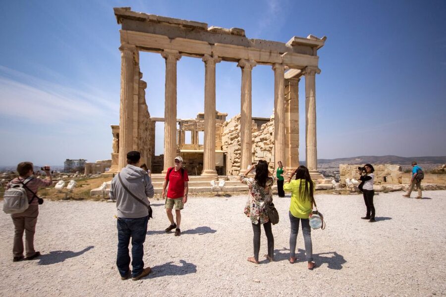 Athens: Highlights and Acropolis Guided Tour - Who This Tour Fits Best (and Who Should Rethink It)
