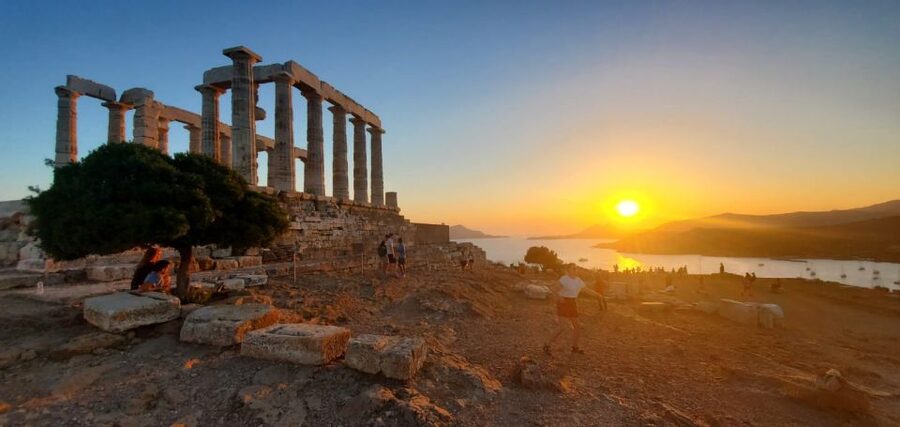 Athens: Hop-on-Hop-off Bus and Cape Sounion Sunset Tour - The 2-day hop-on-hop-off blue bus: where it shines in Athens