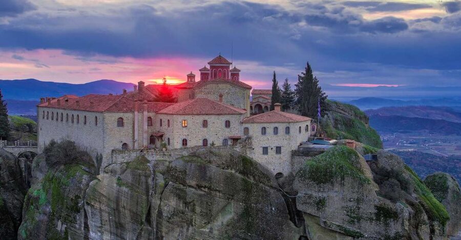 Athens: Meteora 2-Day Trip with Hotel, Sunset & Morning tour - Athens to Kalambaka: The Bus Ride That Sets the Tone