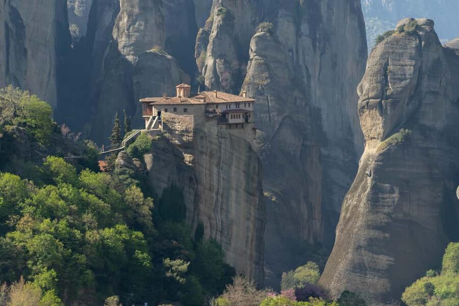 Athens: Meteora Monasteries Day Trip with Caves and Lunch - Monastery entry fees and the dress code: the two things that surprise people