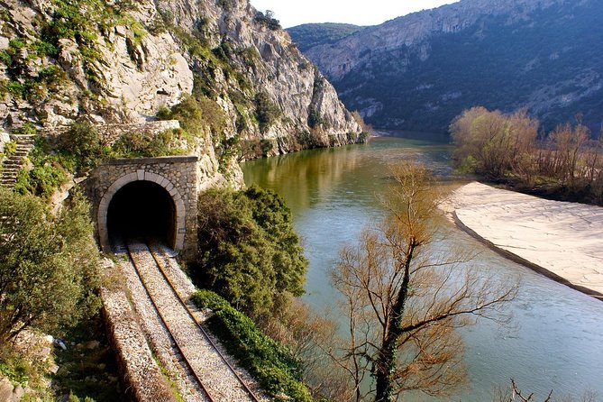 Athens: Meteora Monasteries, Hermit Caves Tour with Pickup - Kastraki to Meteora: the VIP minibus and the quick view circuit