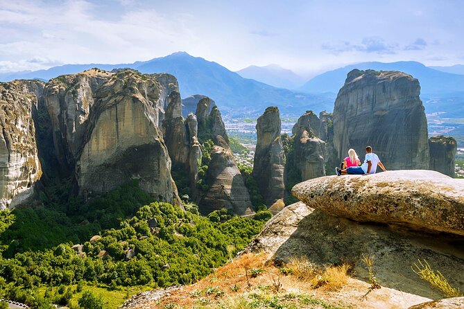 Athens: Meteora Monasteries Tour with Local Guide and Greek Lunch - Athens to Meteora: The Long Ride You Can Still Make Worth It
