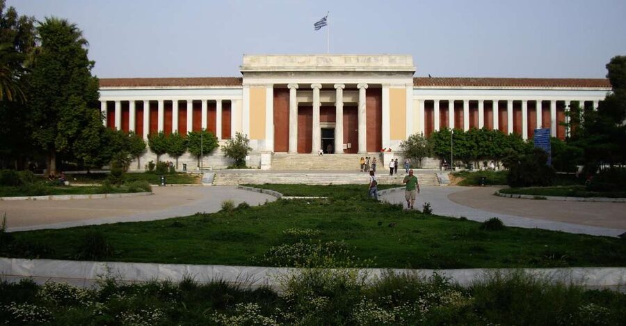 Athens: National Archaeological Museum Private Guided Tour - Entering the Athens National Archaeological Museum, with a Plan