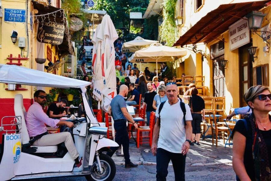 Athens: Private Evening Sightseeing Tour by Electric Tuk-Tuk - Electric tuk-tuk at night: why this format works in Athens