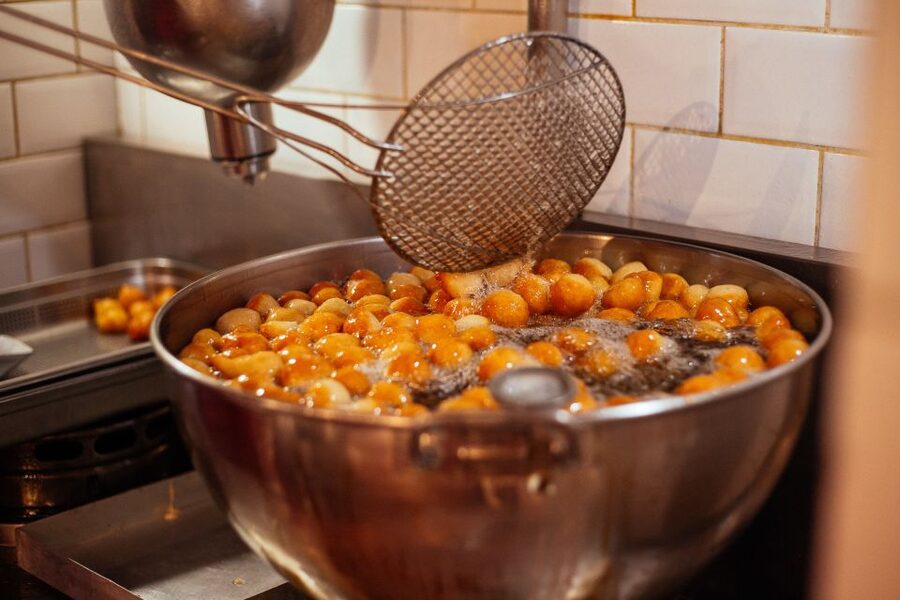 Athens: Private Food Tour – 10 Tastings With Locals - Kotzia Square and Athens City Hall, food with street-level context