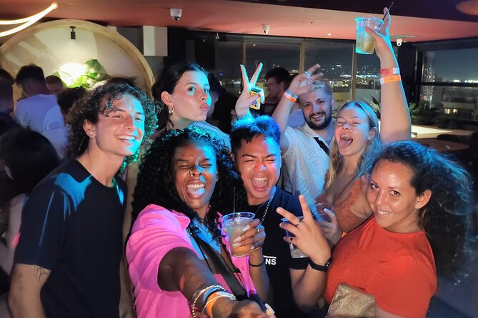 Athens Pub Crawl with 1hr Open Bar & VIP Nightclub Access - The 1-hour open bar deal: how to manage your pace and your wallet