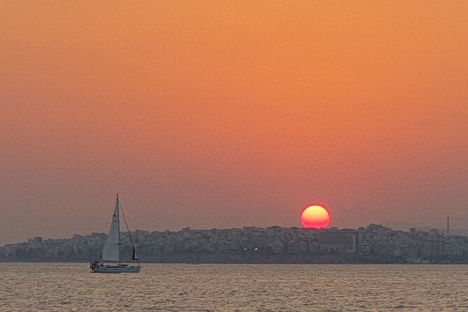 Athens Riviera Catamaran tour with fresh Meal Drinks and Swimming - Pier 7, Alimos Marina: getting on board without the stress