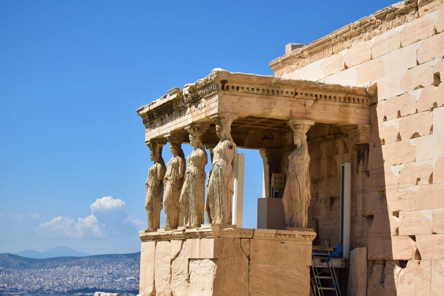 Athens: The Acropolis Guided Walking Tour in German - The Propylaea entrance gate, then the temples open up