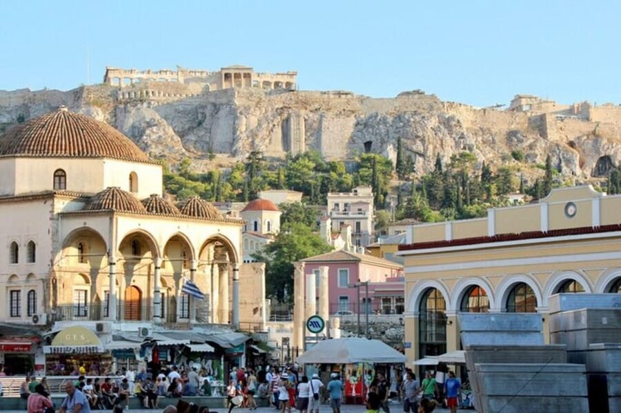 Athens: the Great Greek Philosophers Guided Tour in Spanish - First steps by the Statue of Plato, why the start matters
