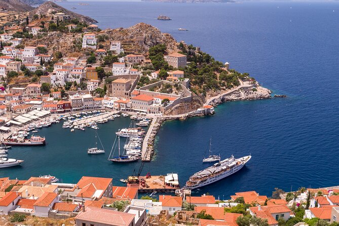 Athens Three-Island Cruise: Hydra, Poros & Aegina w/Lunch Incl - Live music and entertainment: fun bonus, not a guaranteed show