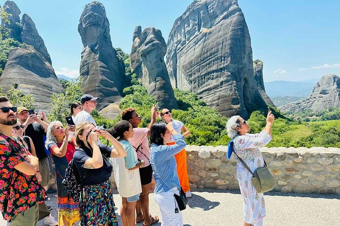 Athens to Meteora Panoramic Day Tour with transfer option - First Views and the Road Up: Meteora From the Road and Kastraki