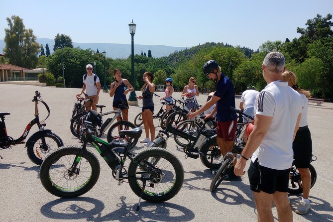 Athens Tour with Electric Bike - Thissio and Plaka: old neighborhoods with easy photo lines