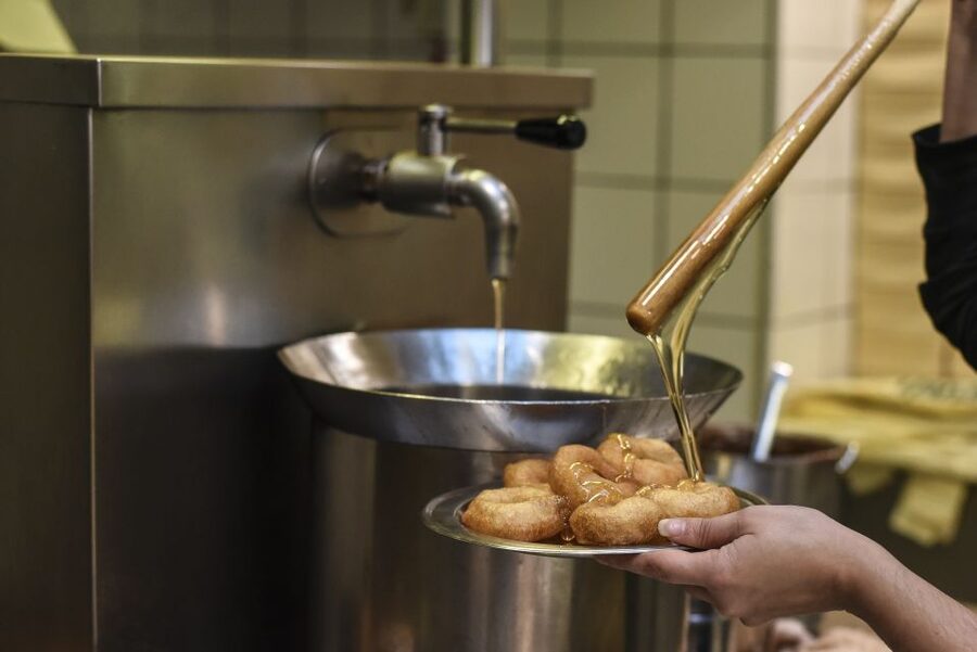 Athens: Ultimate Food Walking Tour with 15 Tastings - Key highlights worth showing up for