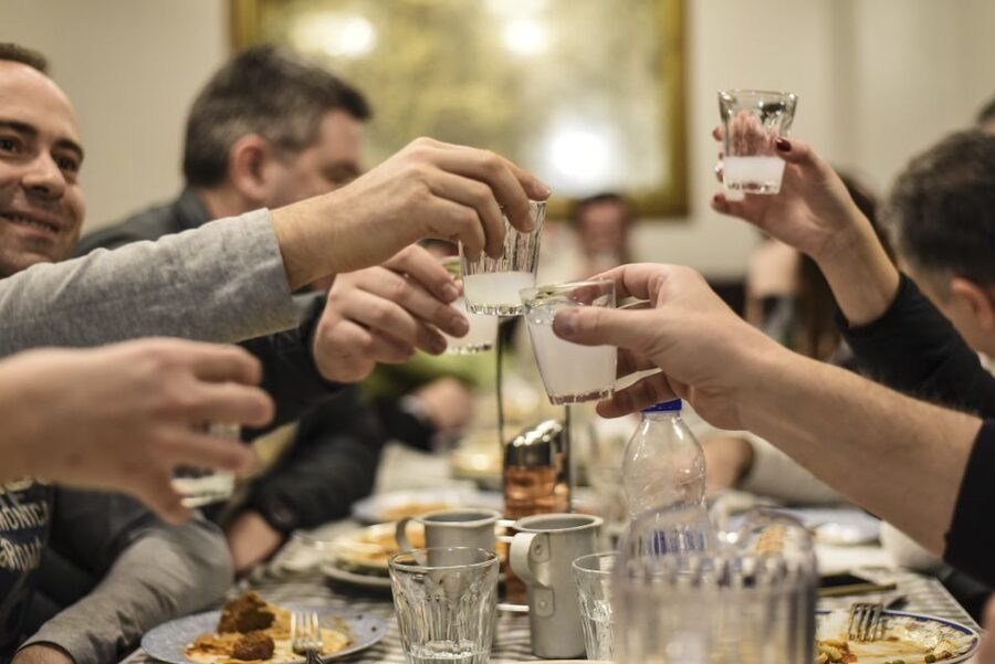 Athens: Ultimate Food Walking Tour with 15 Tastings - Why 4 hours feels like a full-on meal marathon