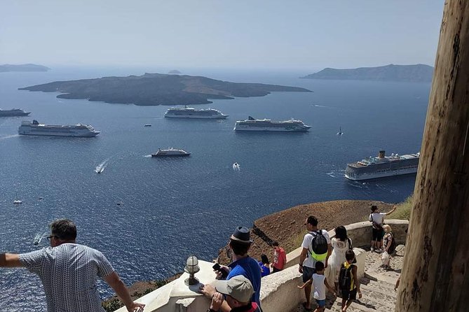 Best of Santorini Highlights Private 5 Hours Tour - Megalochori: A Traditional Village Stop That Changes the Mood