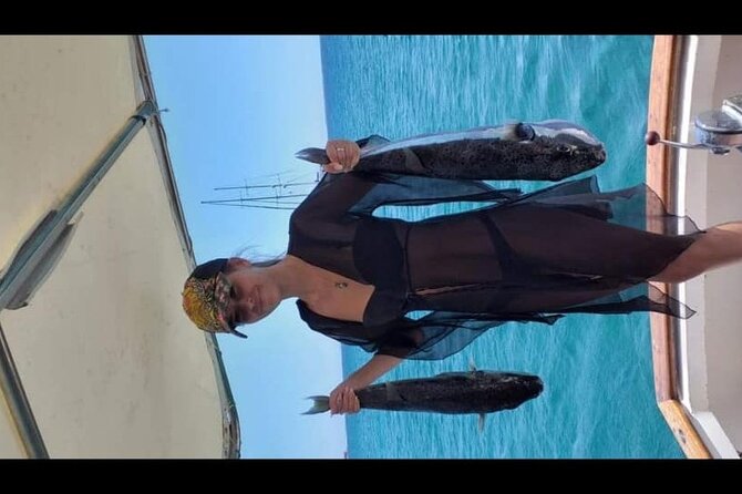 Captain Manolis Fishing with barbecue on the boat - The itinerary rhythm: trolling for little tuna, then bottom fishing